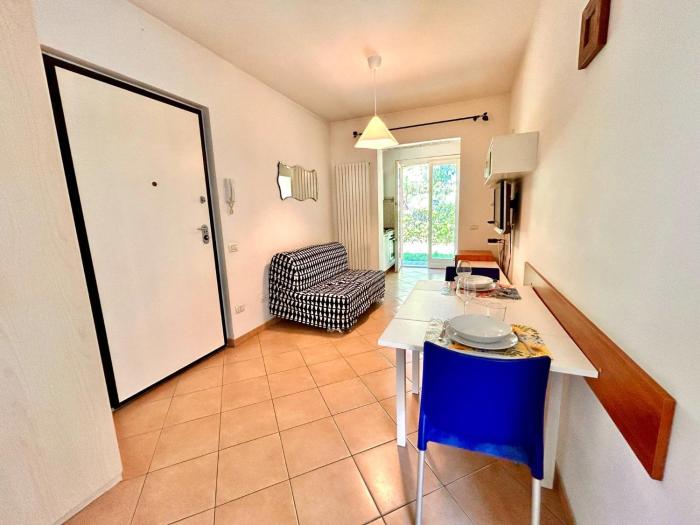 Bilocale Leonardo a Sirolo, con giardino a due passi dal centro