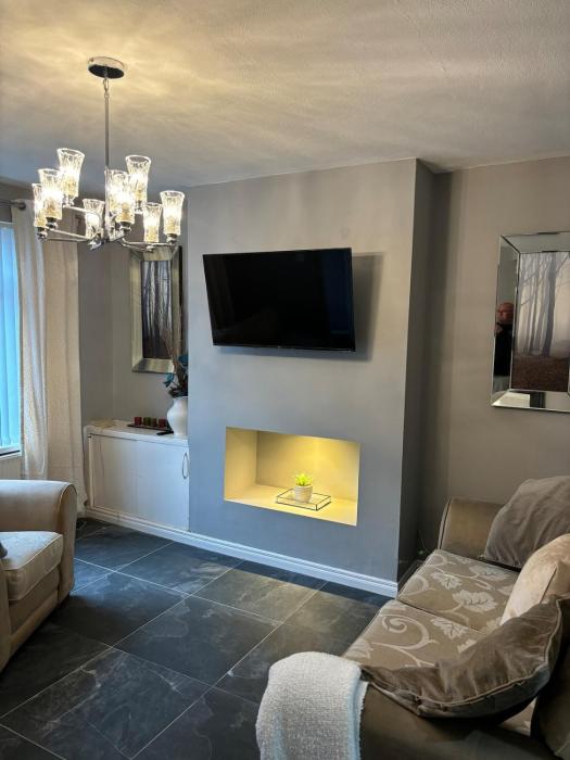 Cosy home 9 Rockmount street falls road