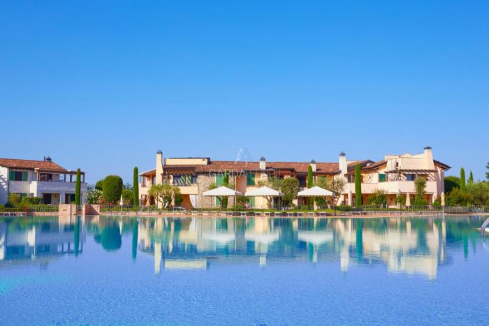 Resort Apartment - Borgo esclusivo con Piscine e Campi sportivi