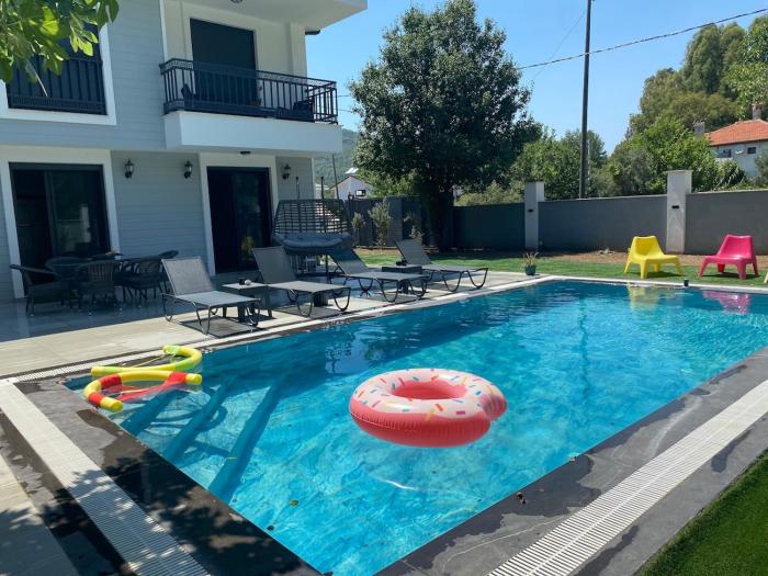 Lotus Villa in Çamlı Village, Jacuzzi and pool