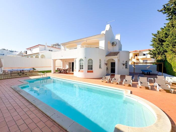 Villa Mia - Peerless Bond