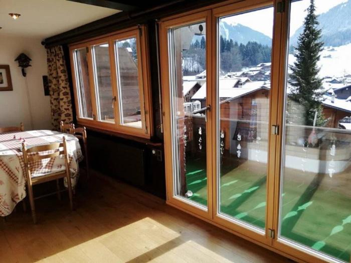 Central Location Cozy 3 BR Flat in Gstaad