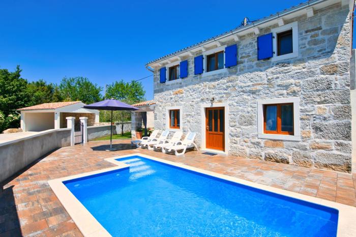 Villa Azi, a cozy mediterranean hideaway, peaceful and fenced