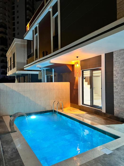 Dubleks Özel Havuzlu Lüks Villa