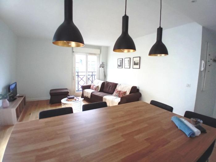 T3 en face de la gare, Terrasse-Rooftop, Parking