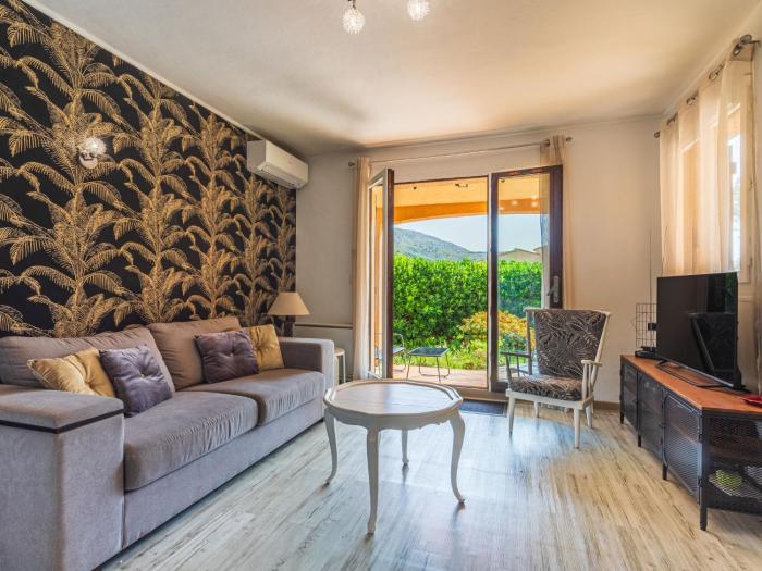 Apartment Le Soleil des Iles-3 by Interhome