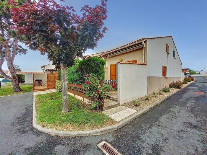 Holiday Home La Coralline-4 by Interhome