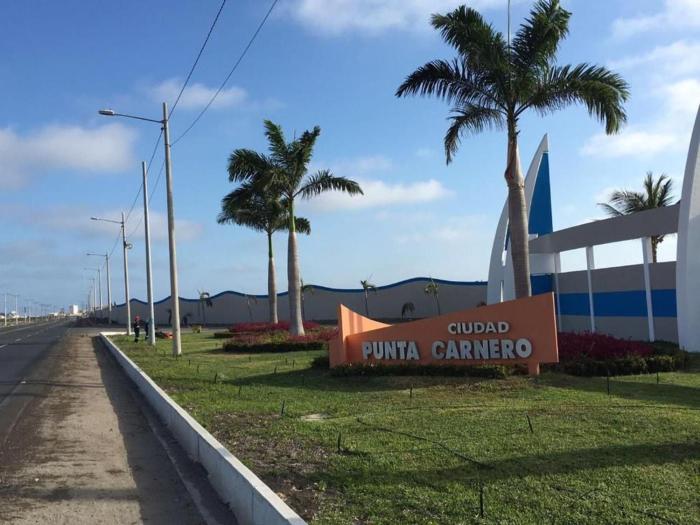 Alquilo acogedora villa Familiar en Salinas, a pocos minutos de centro comercial y playas!