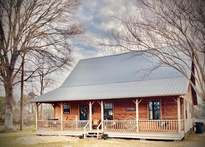The Pond House on Rock Hill Farm