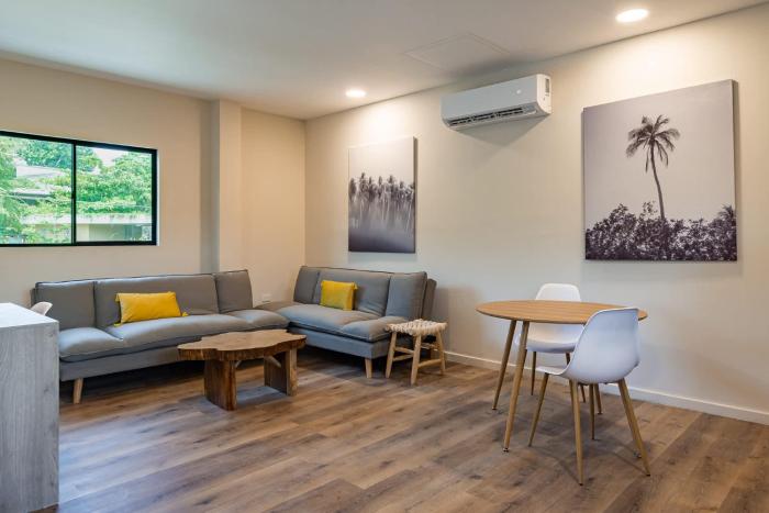 2 Bedroom Apartment with full beds and bunk beds