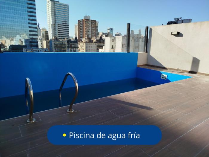 Amplio monoambiente con piscina