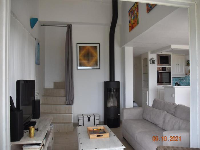 Rural villa with shared pool and tennis court