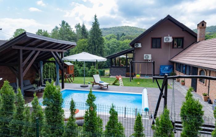 Amazing Home In Novo Zvecevo With Sauna