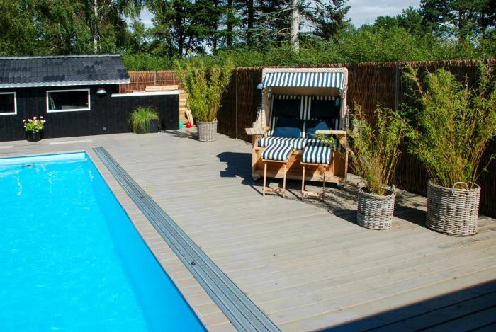 Pool House By The North Coast Trail Near Hundested
