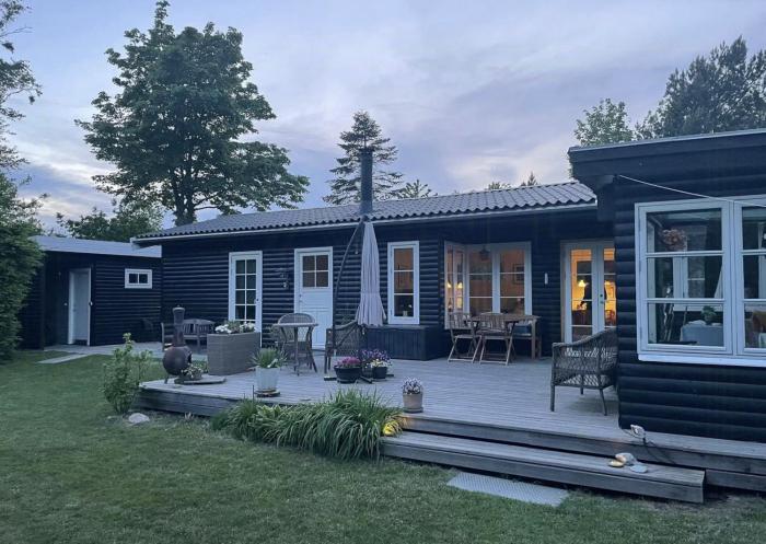 Modernized Holiday Home Near Tisvildeleje Beach