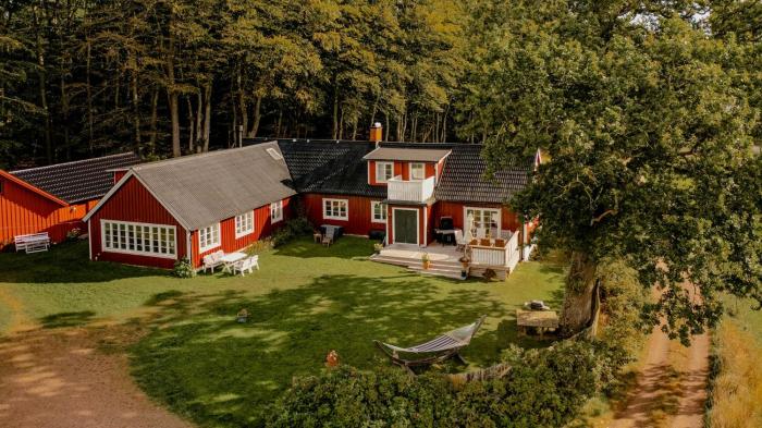 Charming Houses In Scenic Surroundings