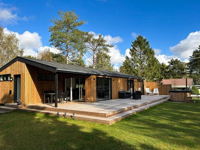 New Summer House In Fuglslev With Wilderness Bath