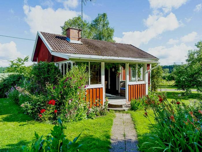 Charming Guest House With Wildlife In Sörmland