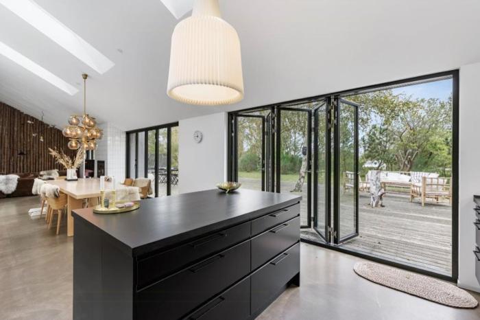 Summer House With Terrace And Sea View