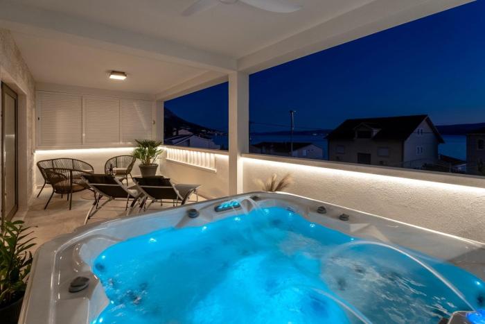 NEW! Luxury Apartment With Jacuzzi 20 Near The Sea