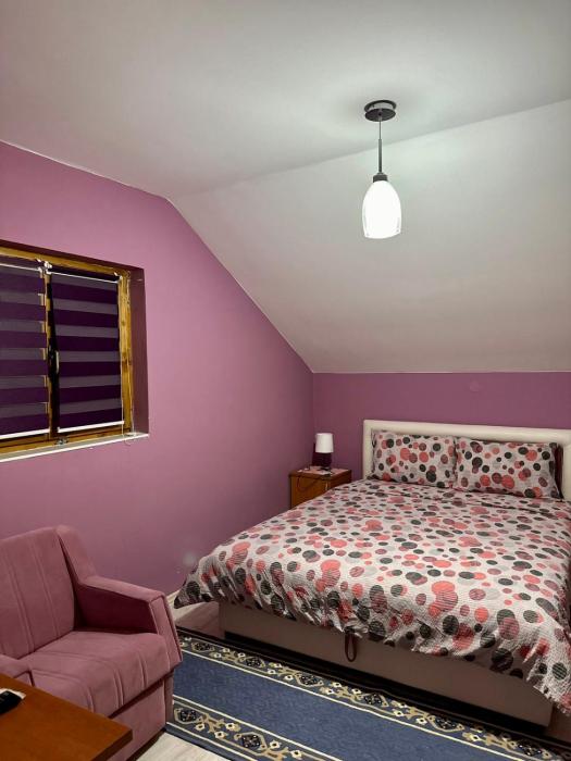 Apartmani Miodragović - nedaleko od Snežnika, 100 metara pre bazena