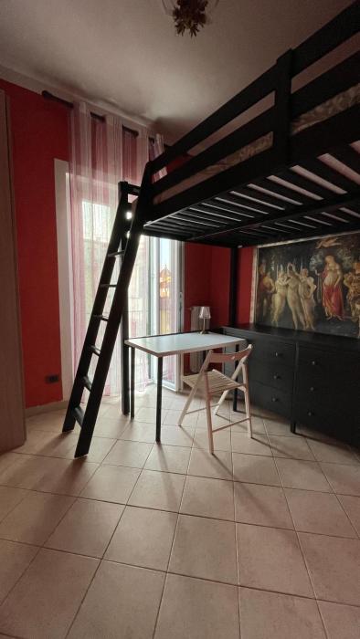 Florence Swallow balcony