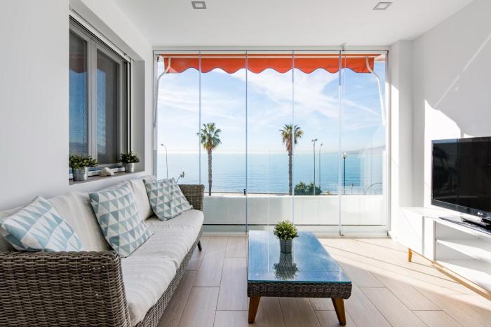 Sorolla 105, luxury, beach, free parking,services, quite neighborhood, SO