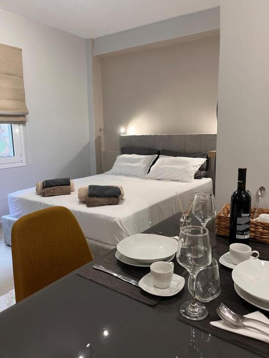 Athens Urban Retreat Apartment - City Center - Fiber Wi-Fi