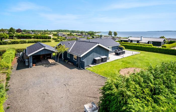 Stunning Home In Faaborg