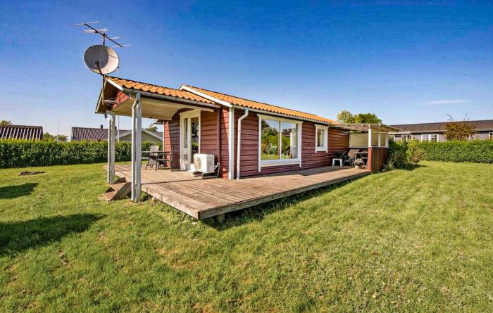 Beautiful Home In Bogense With Wifi