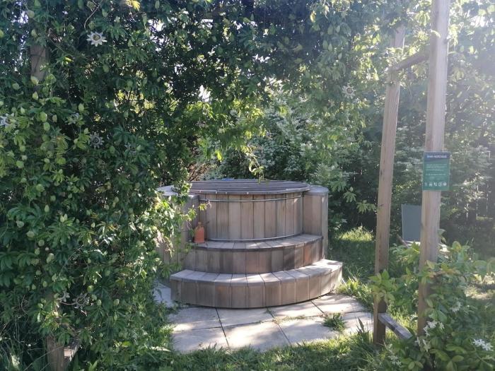 Gite neuf avec accès sauna, bain a remous