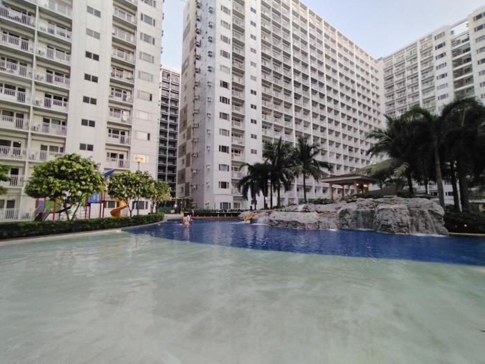 Shore Residences with 2 Bedrooms with balcony I 10 minutes to Mall of Asia, 20 minutes to Naia Airport I For Family and groups