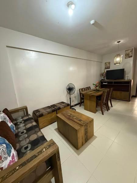 Alabang Condo by Lyre