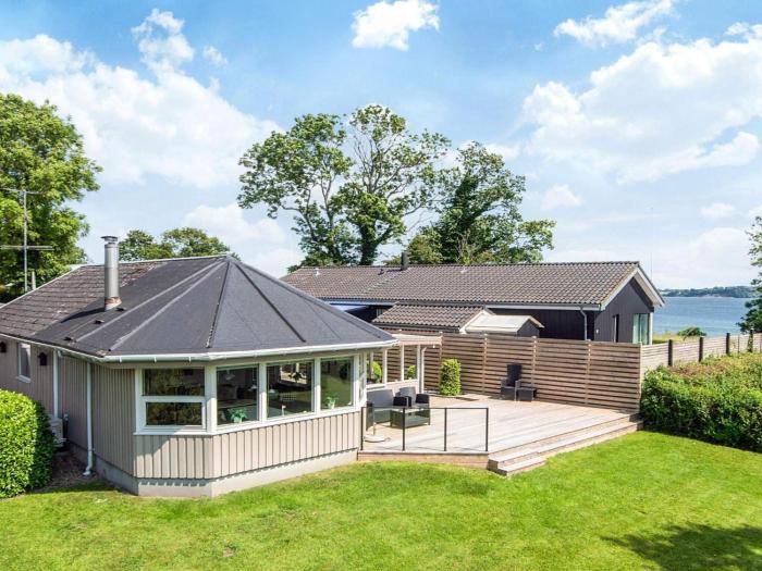 6 person holiday home in Aabenraa-By Traum