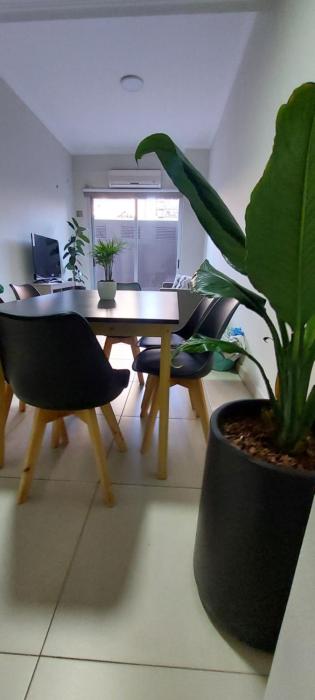 Elegante y amplio departamento en planta baja