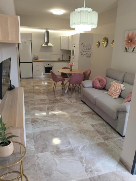 APARTAMENTO LUNA - 2 apartamentos céntricos juntos cerca de la playa, ideales para grupos grandes