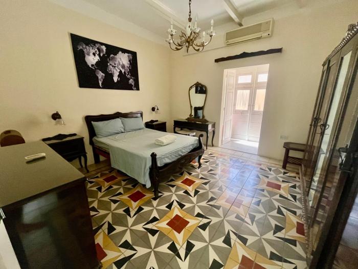 Triple bedroom in Beautiful Townhouse