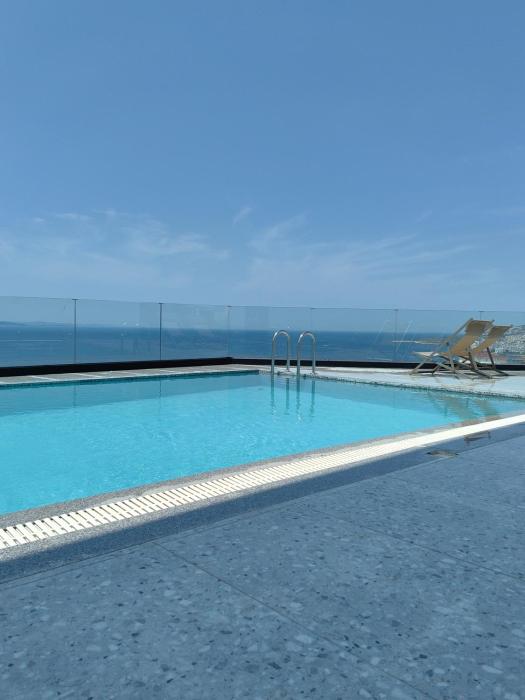 Luxury Panorama View with a Pool