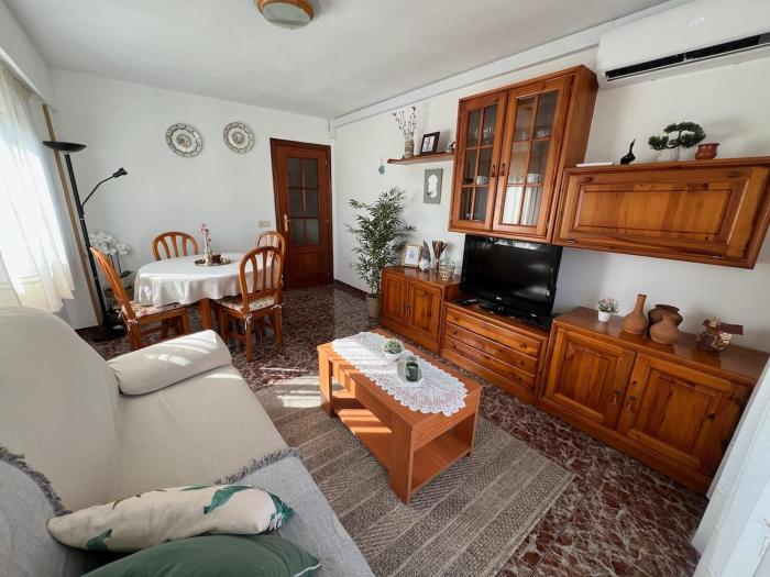 Cozy Beach Apartment - 2 bedroom