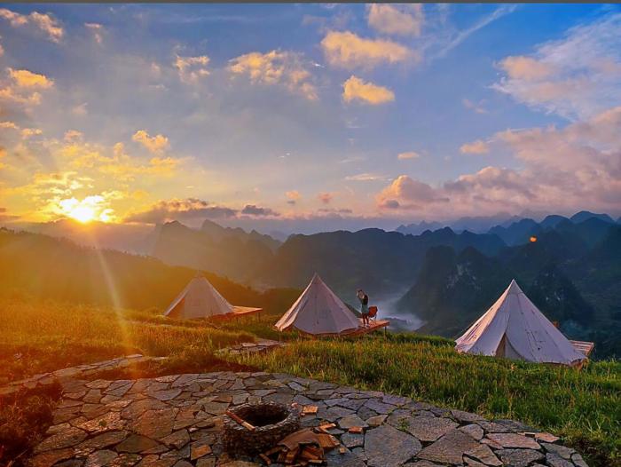 Sunrise Camping Lung Cu Ha Giang