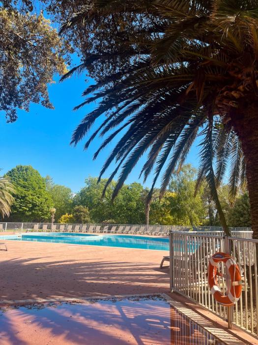 Cocoon Albatros, Golf view, pool, pine trees and ocean