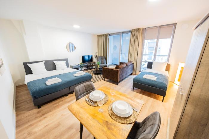 Alphabet Apartments - Prins Hendrikkade 10