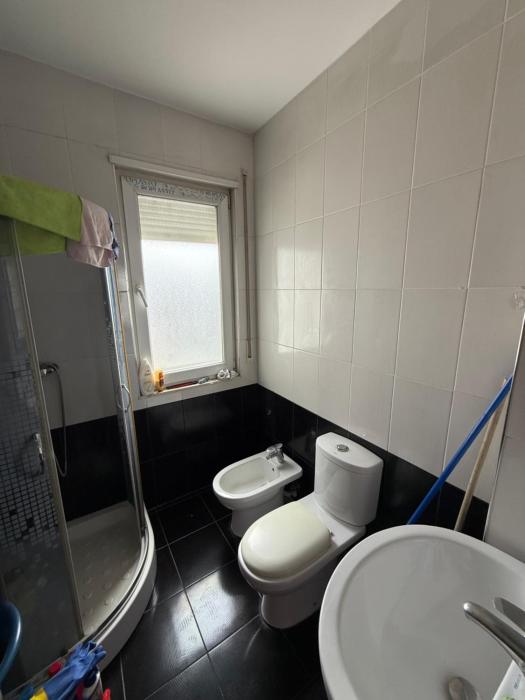 Banesa 21 Dhjetori, Tiranë