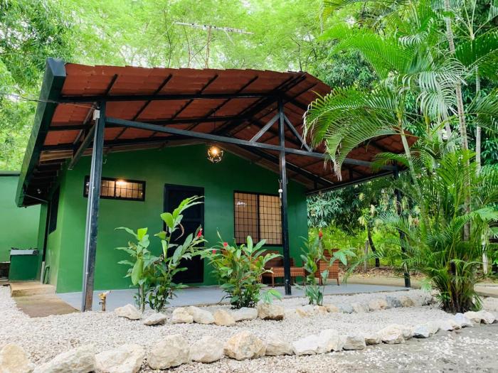 Casa Hoja Eco-Cabina Surf House