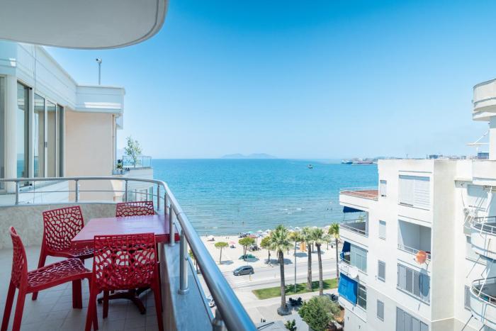 Top-Floor Seaview Apartment