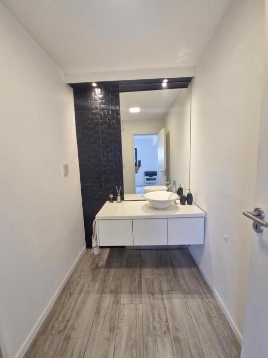 Casa con hermosa vista al lago