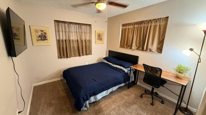 K11 Private Room with Smart TV Near Everything
