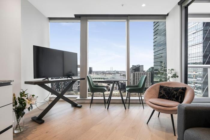 West Side Spencer St Apt w Marvel Stadium View