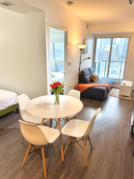 Toronto skyline suite