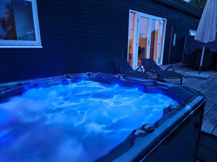 Lovely Newer Holiday Home Near Beautiful Beach